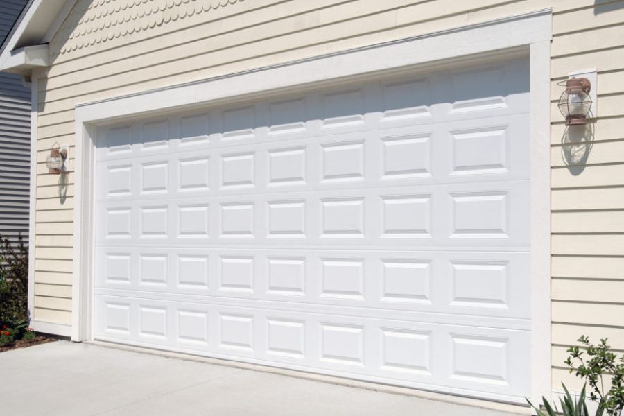 Tailored Garage Door Solutions for St. Martin Homeowners