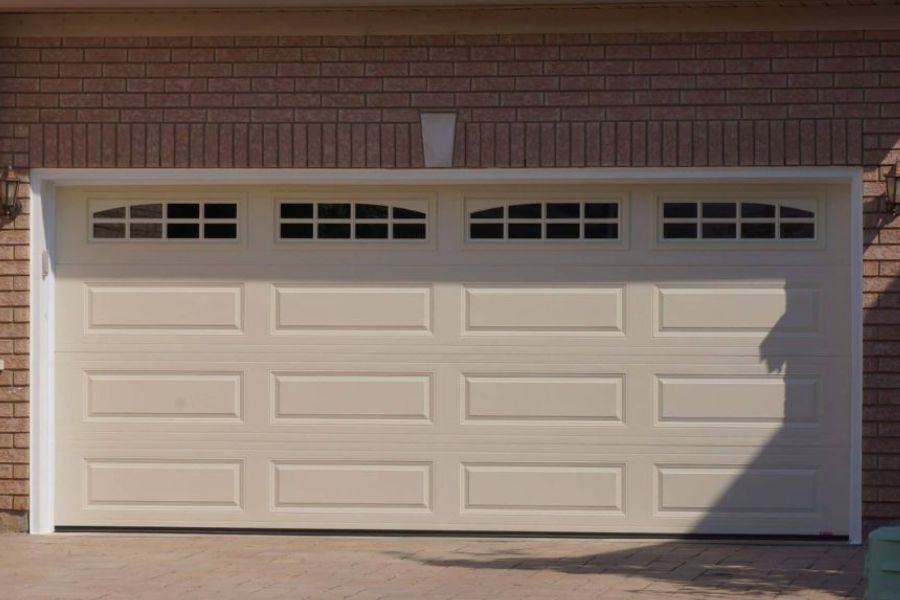 High-Quality Garage Door Solutions Tailored for Clearwater Residents